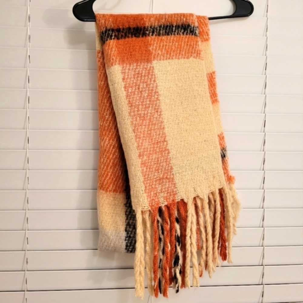 Lauran conrad scarf